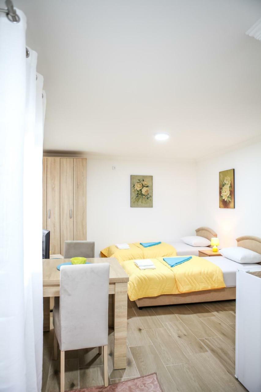 Studio Kaca Cetinje Exteriör bild